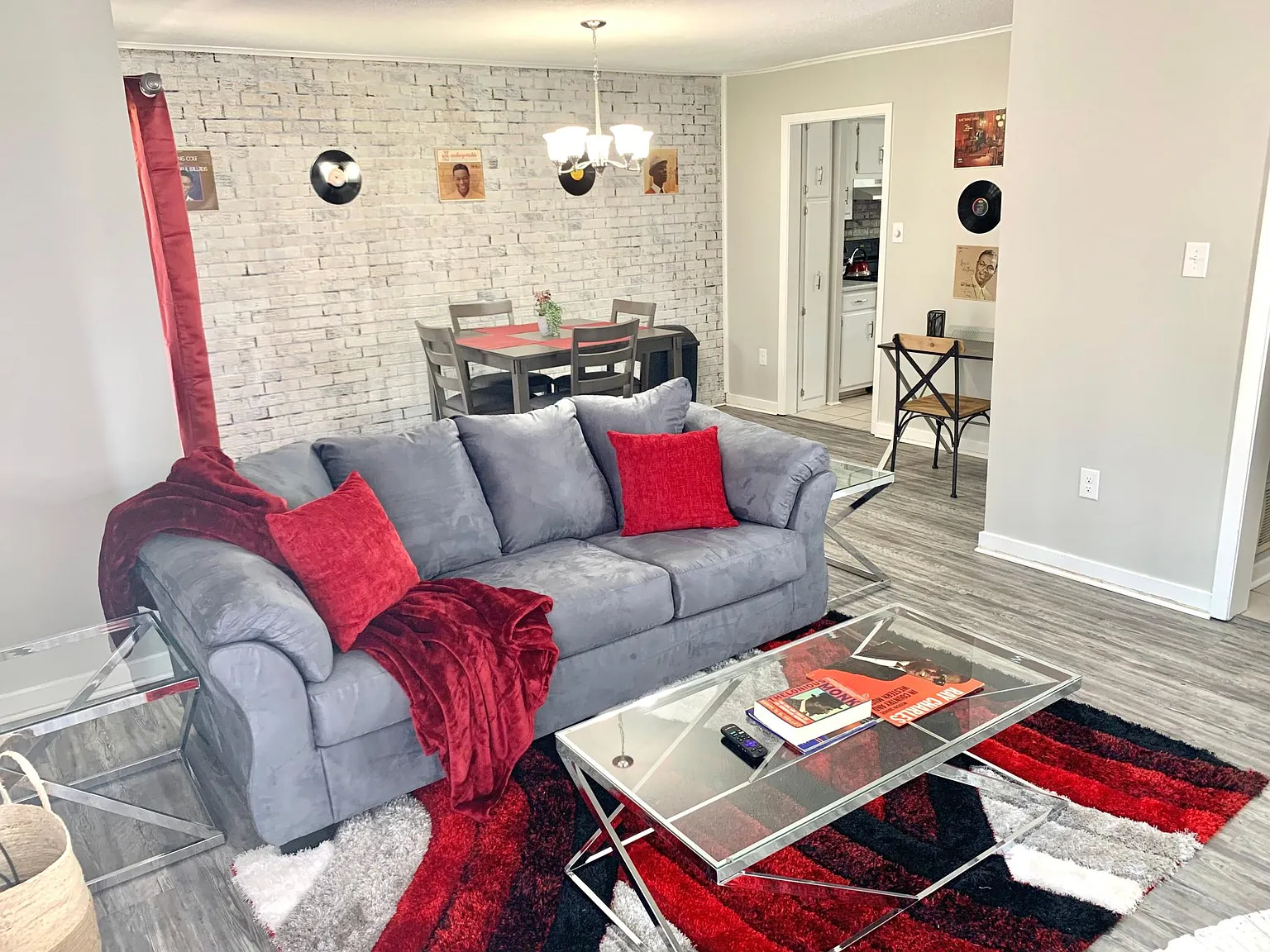 2 bed, 1.5 bath, 1211 sqft, $3,600 — Photo 2