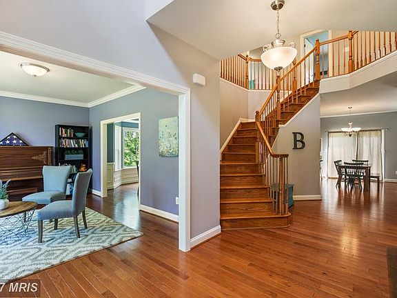3rd image of 39960 Grandview St