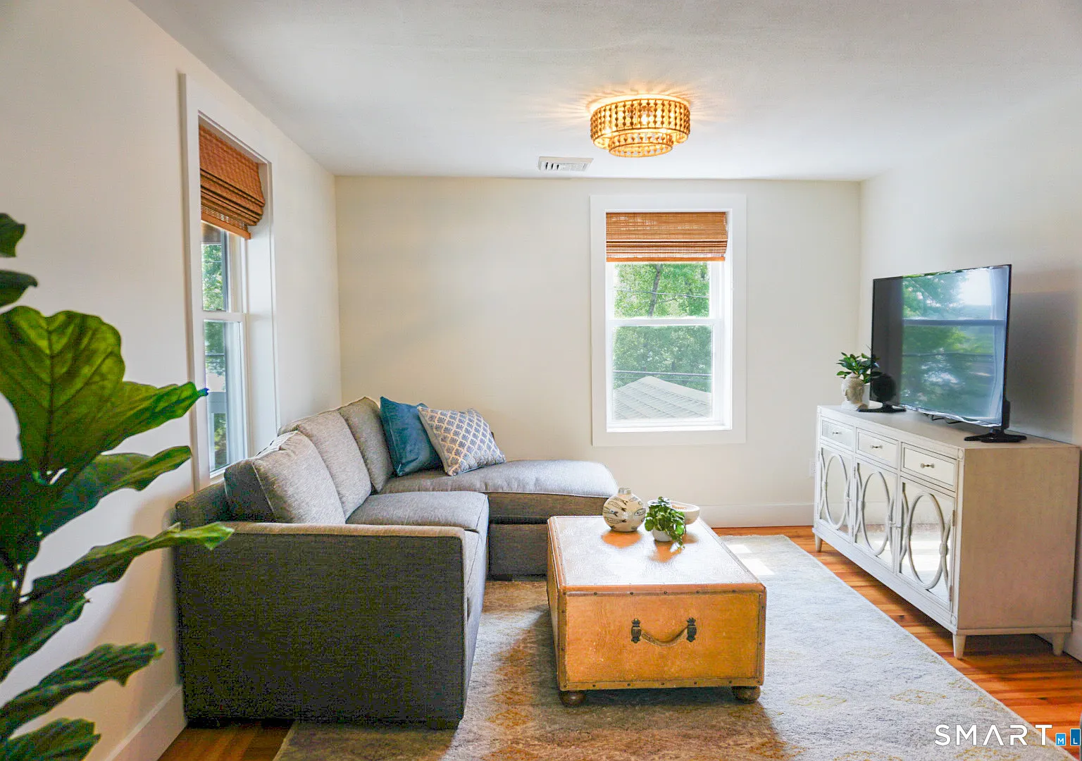 2 bed, 1.0 bath, 1040 sqft, $2,500 — Photo 4