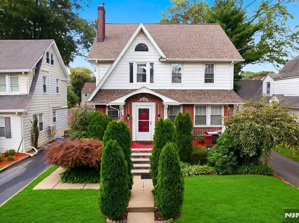351 Griggs Ave, Teaneck, NJ 07666