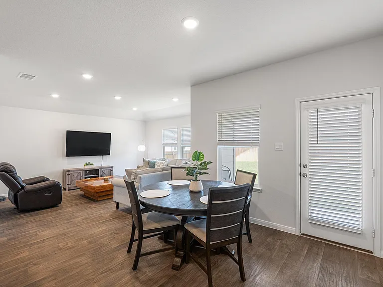 205 Bethpage Dr — Photo 14