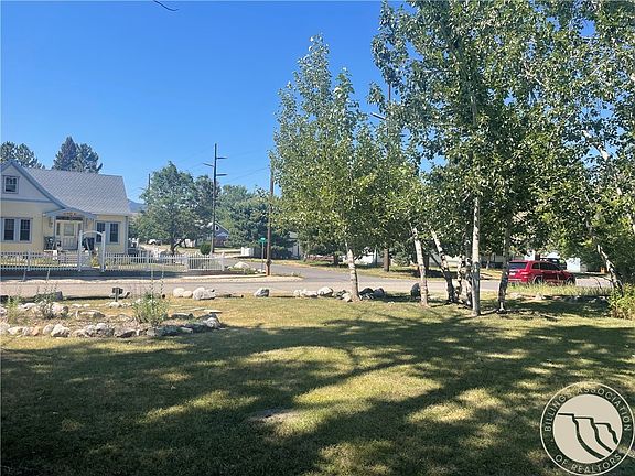 4th image of Haggin Ave S