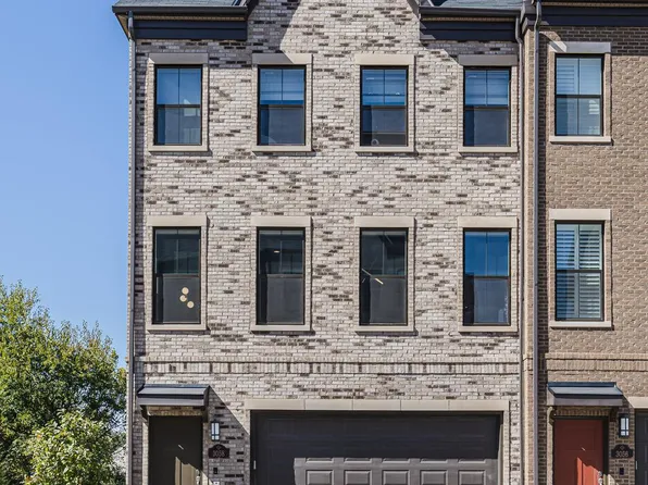 3058 Alan Shepard St, Herndon, VA 20171