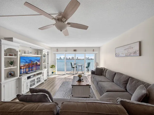 801 Lake Shore Drive #405, Lake Park, FL 33403