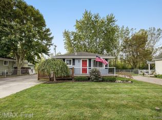 715 Lowell St, Marine City, MI 48039