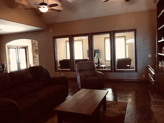 4th image of 4015 Triple Crown Dr