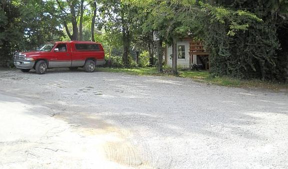 3rd image of 203 W Oak St