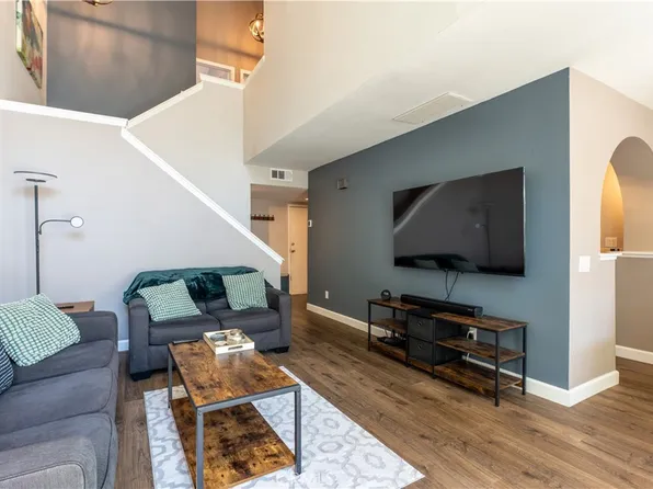 25441 Pine Creek Ln, Wilmington, CA 90744