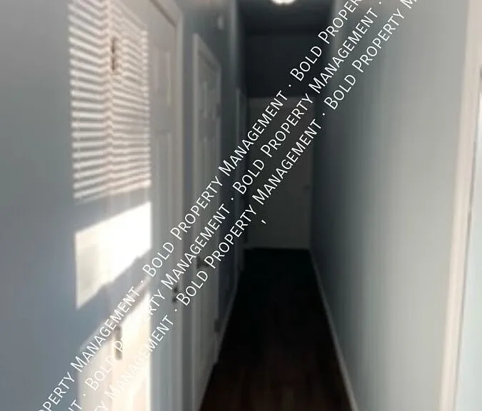 910 Walnut St #1 — Photo 11