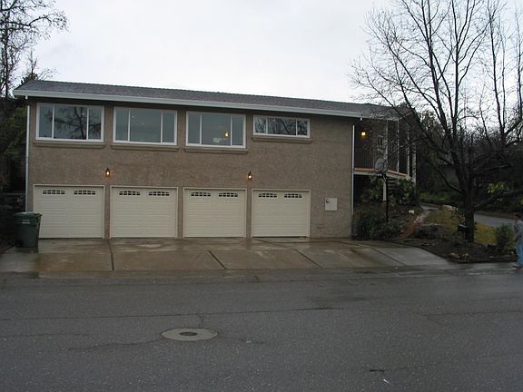 2nd image of 3235 Stratford Ave