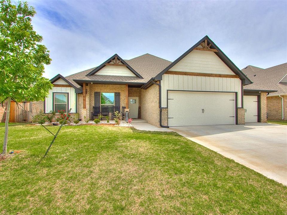 1st image of 804 Red River Dr