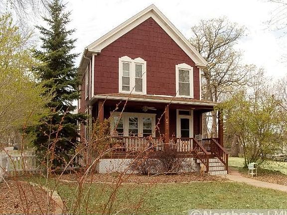 3rd image of 671 Smith Ave S