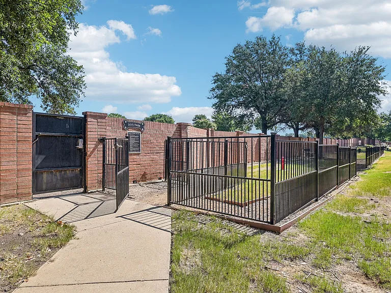 The Bluffs at Vista Ridge — Photo 27