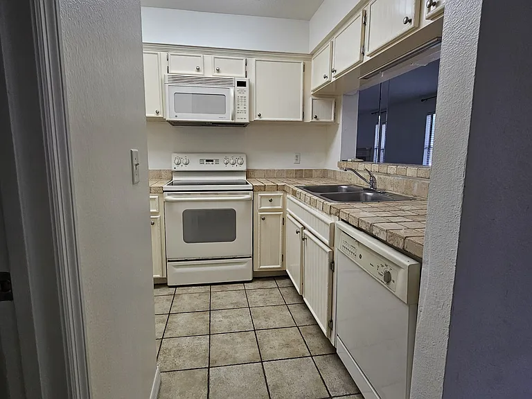 3154 S Semoran Blvd — Photo 9