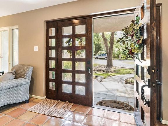 3rd image of 5061 Meadowlark Dr