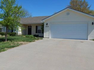 2512 Brookville Cir, Manhattan, KS 66502