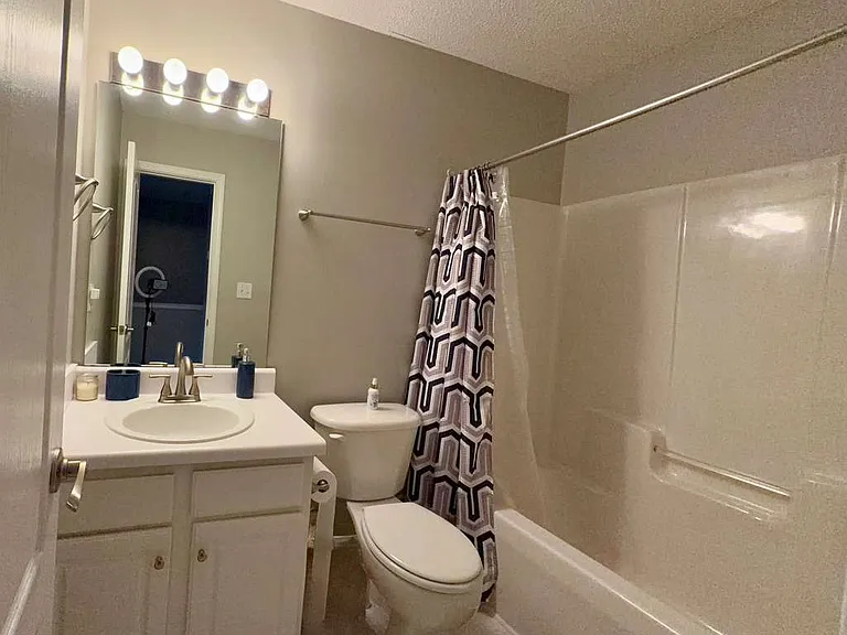 3958 Elizabeth Glen Way — Photo 17