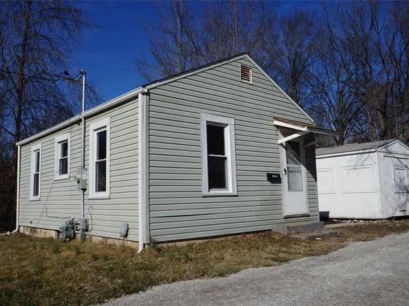 1608 Caseyville Ave, Swansea, IL 62226