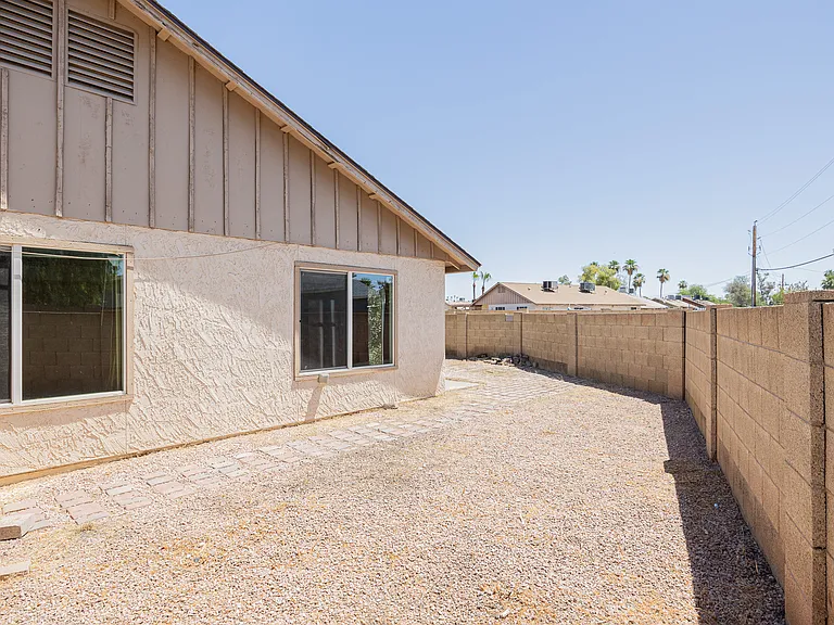 2145 S Dorsey Ln — Photo 24