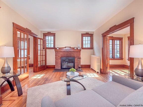 3rd image of 58 Johnston Ave