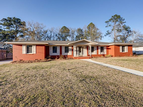 3rd image of 110 Breckenridge Dr