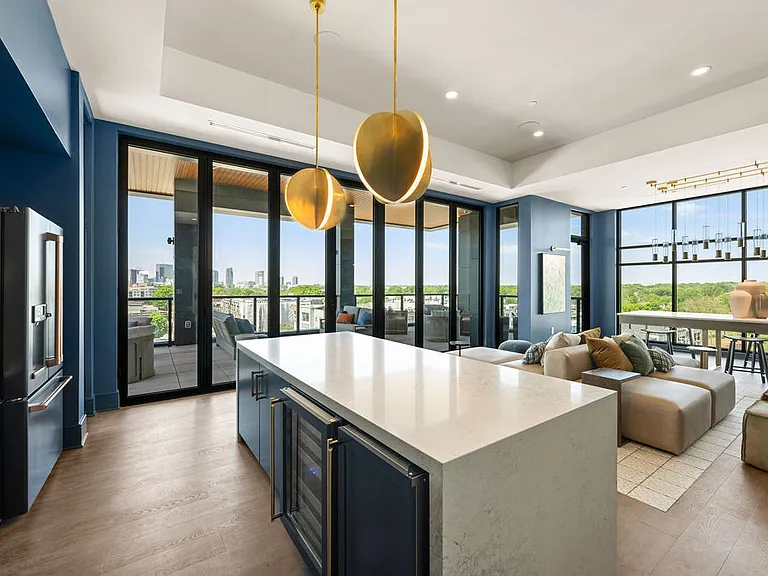 The Rowe at Commonwealth — Photo 49