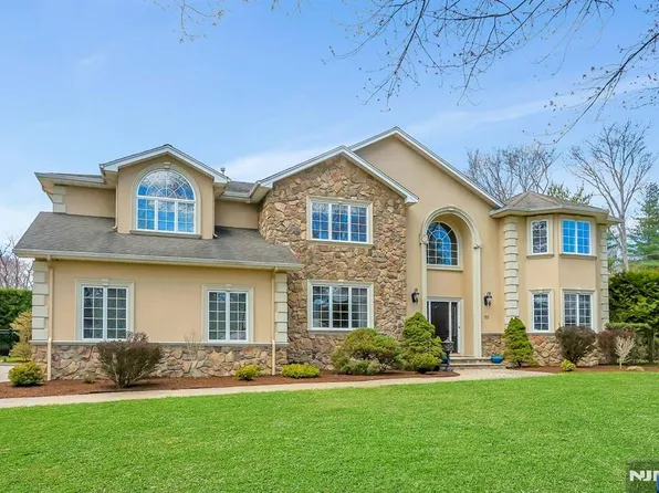 103 Ivy Ln, Westwood, NJ 07675