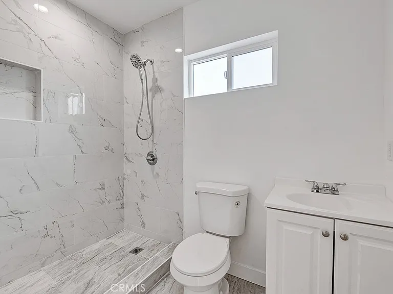 222 E Vernon Ave #3/4 — Photo 3
