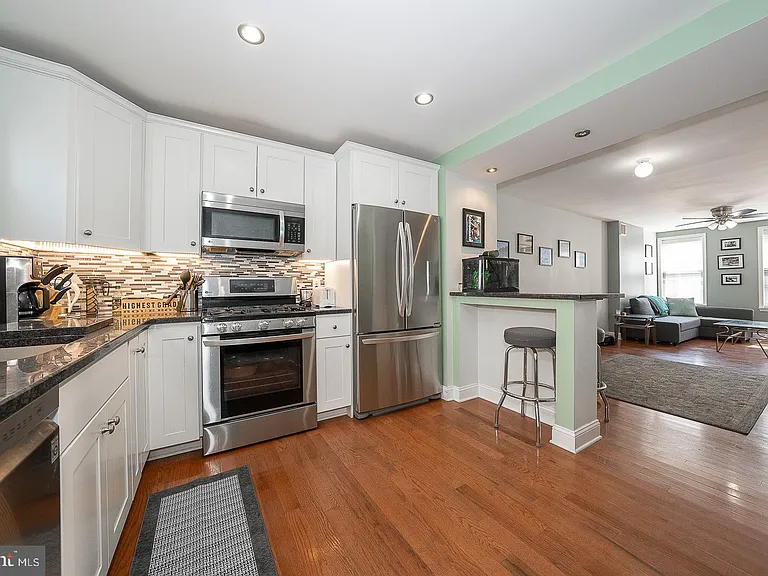 1916 S Alder St — Photo 15