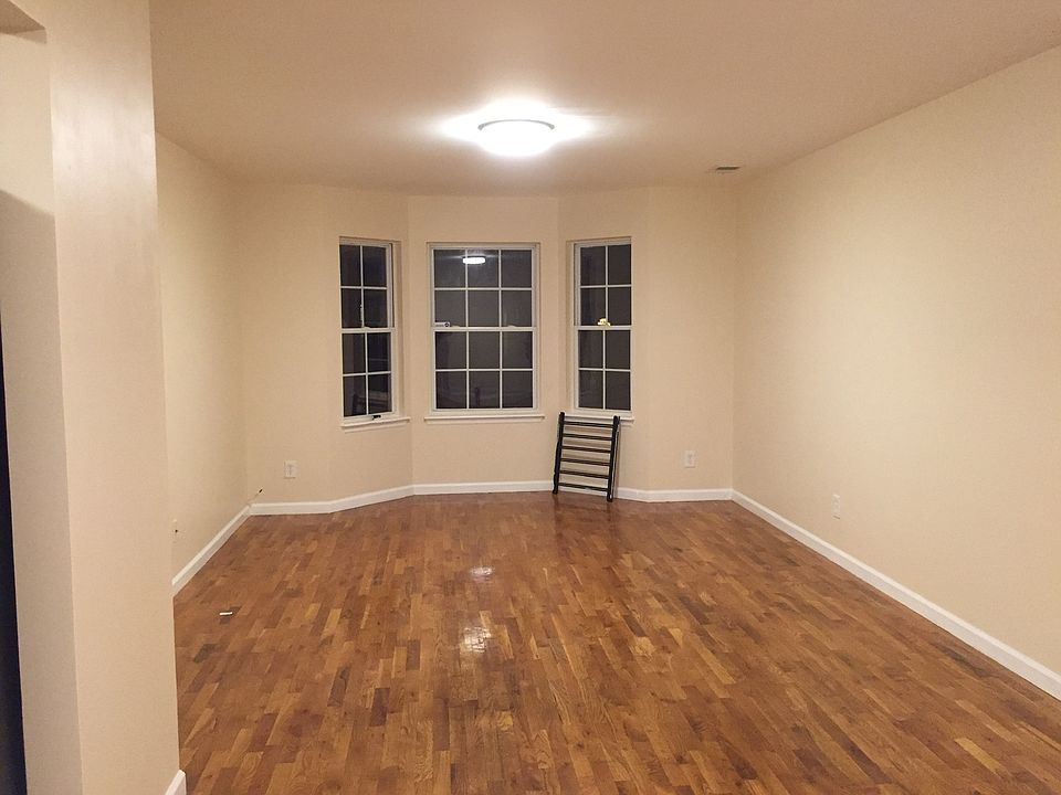 2nd image of 315 S Park St