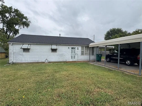 1853 Doris Ave, Cahokia, IL 62206