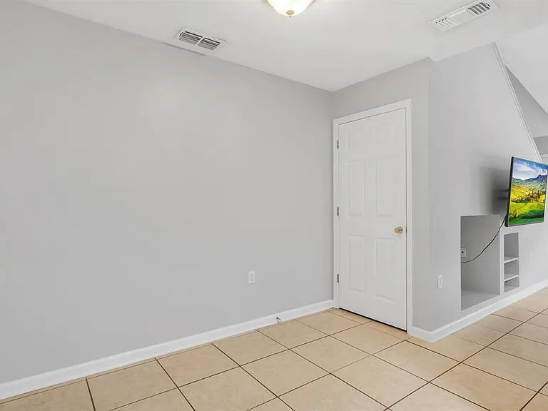 241 Dixie Dr #105-5 — Photo 6