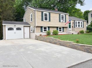 83 Merritt Rd, Riverside, RI 02915