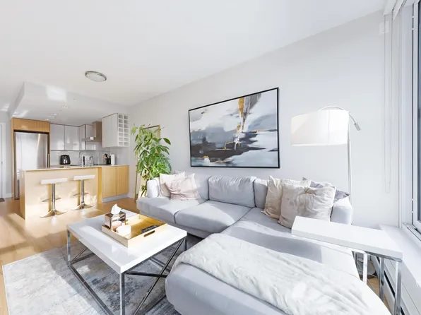 159 W 2nd Ave #616, Vancouver, BC V5Y 0L8