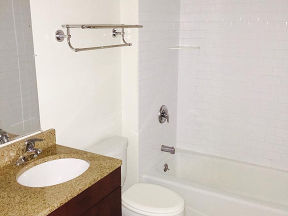 Bathroom w/ updated fixtures