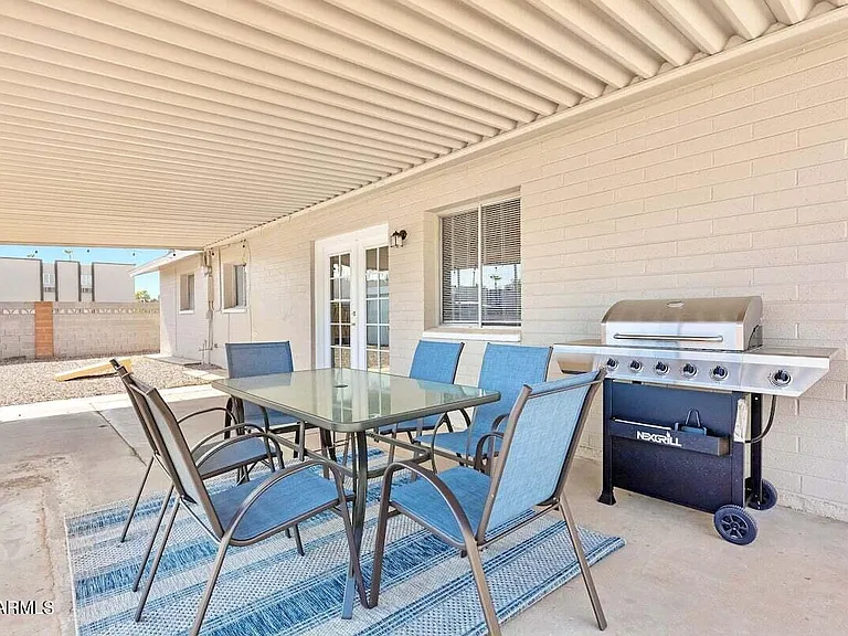 945 E Lilac Dr — Photo 31