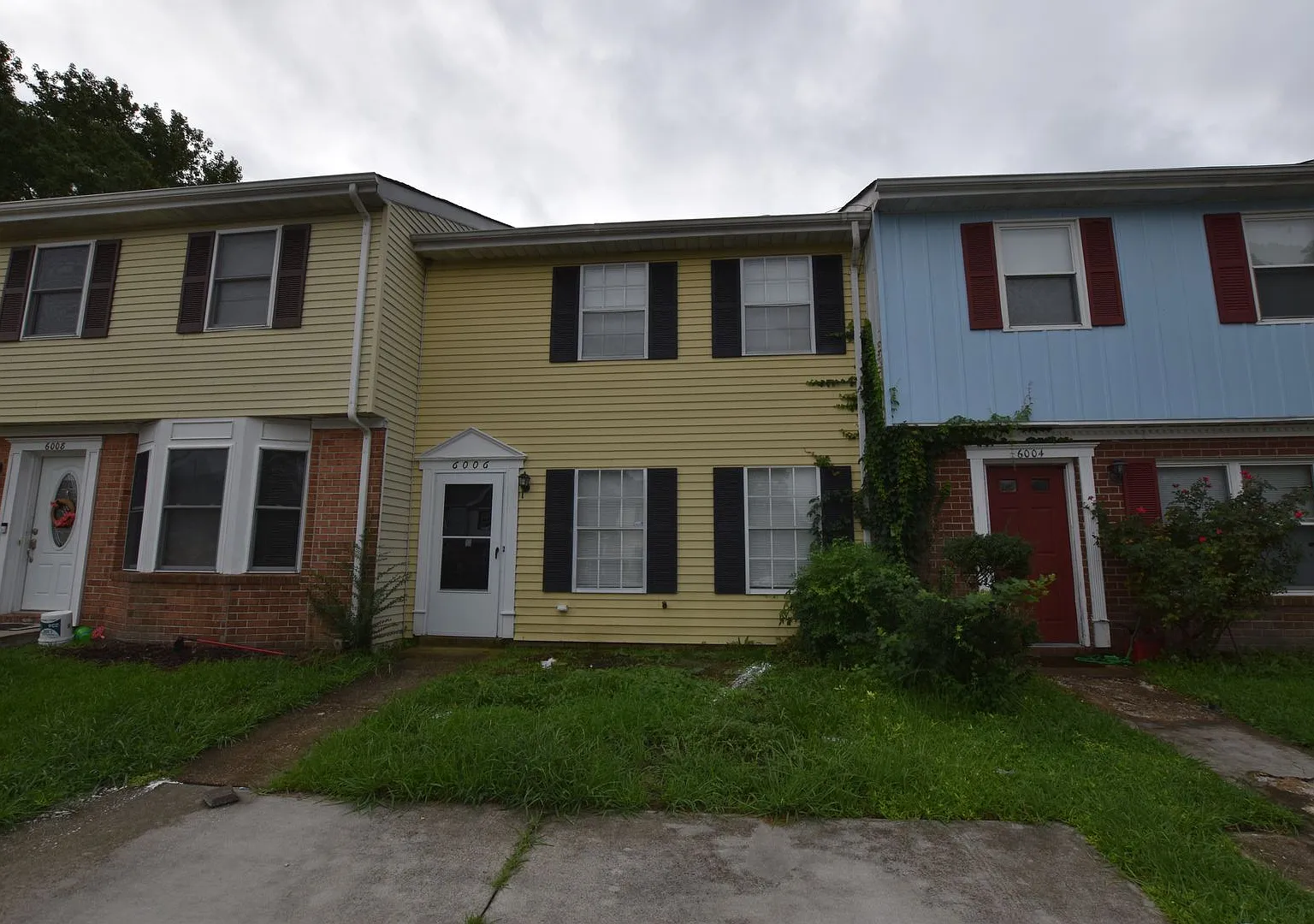 2 Bedroom Virginia Beach Townhome — Photo 1