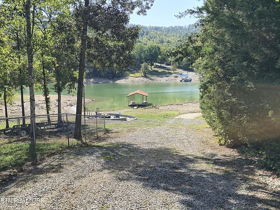 4th image of 199 Summer Breeze Ln
