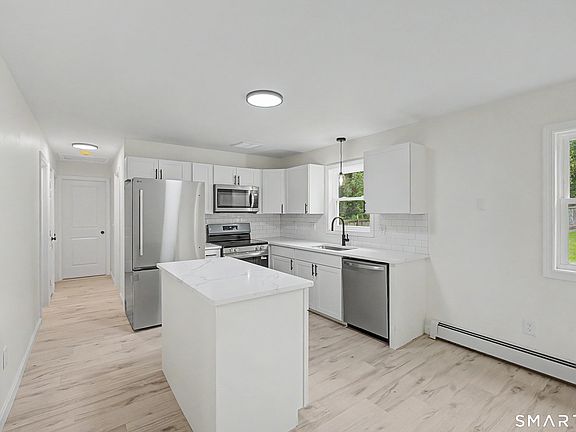 4th image of 21 Potvin Avenue
