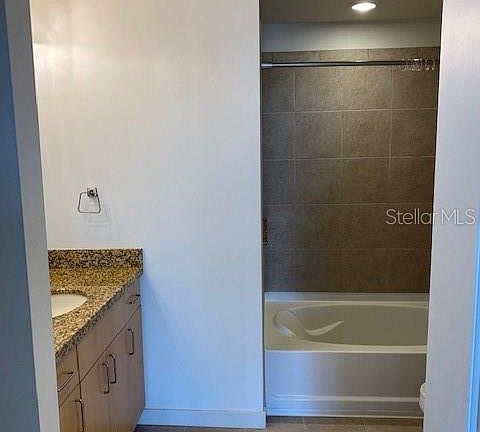 5th image of 155 Court Ave #2703