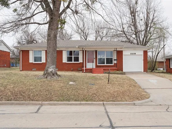 2209 Flannery Dr, Midwest City, OK 73110
