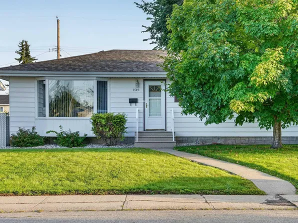 7503 135a Ave NW, Edmonton, AB T5C 2J2