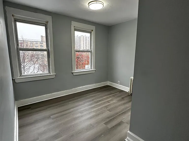 125 N 5th Ave #2R — Photo 6