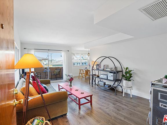 4th image of 222 E Tamarack Ave APT 27