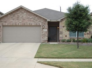 10521 Rising Knoll Ln, Fort Worth, TX 76131