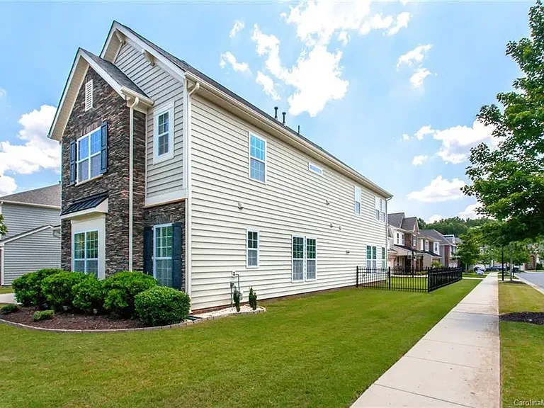 8606 Burnside Ln — Photo 20