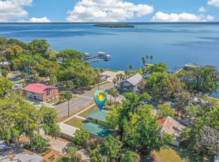105 Central Ave, Crescent City, FL 32112