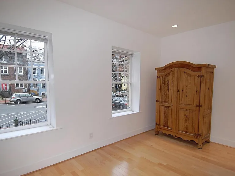 1930 New Hampshire Ave NW #13 — Photo 8