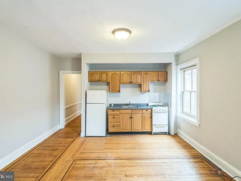 2116 Walnut St #3R — Photo 3