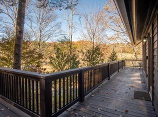 30 Willow Cove Rd, Franklin, NC 28734